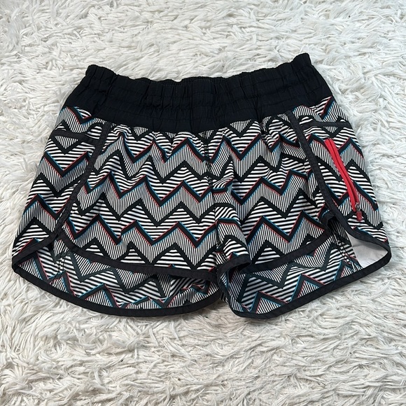 Lululemon Tracker Short II 2014 Seawheeze - 3D Chevron - Picture 1 of 5